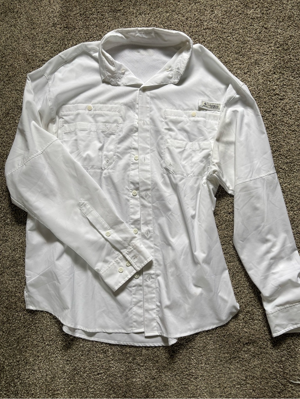 Columbia Men's White Long Sleeve Button-Down Fishing Shirt